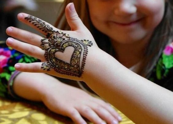 20 Best Kids Back Hand Mehndi Designs Pictures - MomCanvas