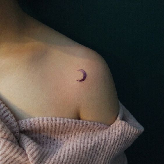 Tiny Crescent Moon Tattoo Tiny Simple Tattoos Simple Tattoos Momcanvas