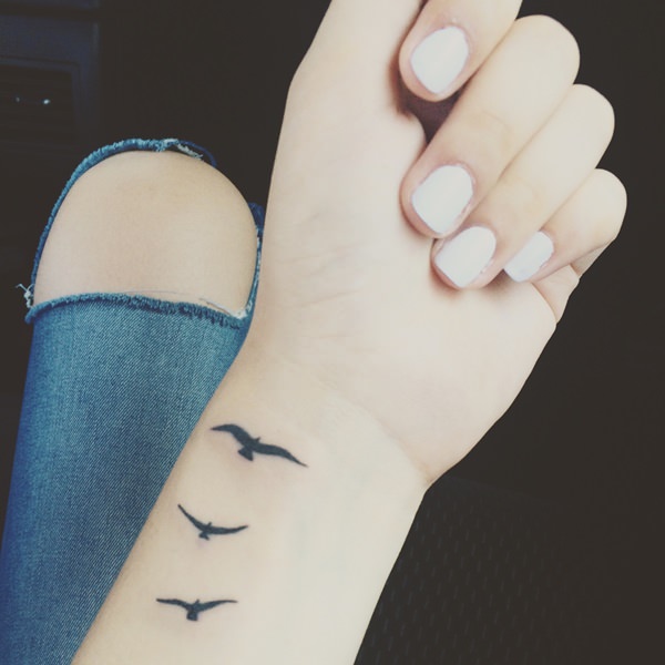 Details more than 74 simple dove tattoos best - in.cdgdbentre