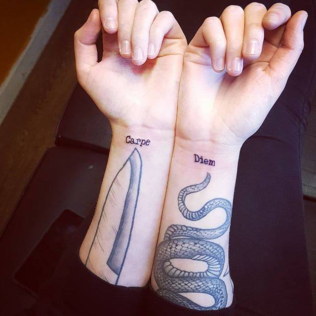 Stupifing Finger Best Wrist Tattoos - Best Wrist Tattoos - Best Tattoos -  MomCanvas