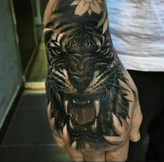 Amazing slight inked Best Animal Tattoos on both forearms and hands - Best Animal Tattoos - Best Tattoos - MomCanvas