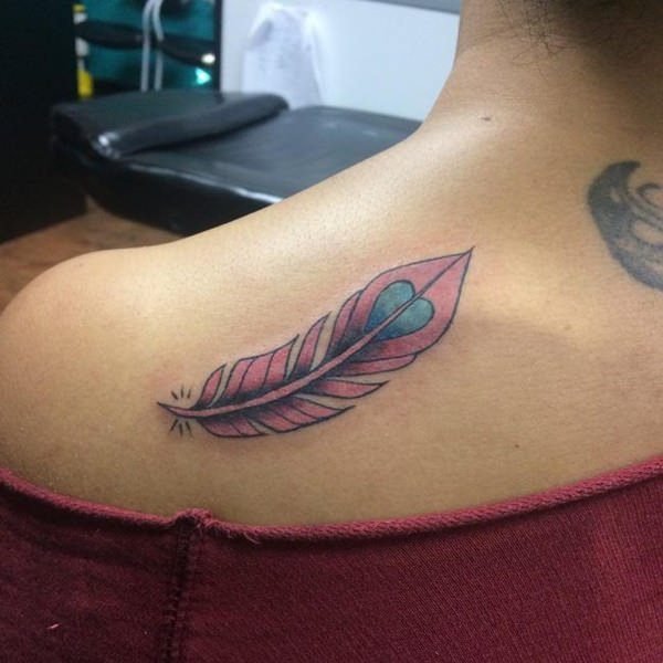40 Amazing Feather Tattoos you need on your body