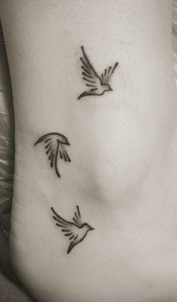 Excellent Small Sparrow Tattoo - Small Sparrow Tattoos - Small Tattoos -  MomCanvas