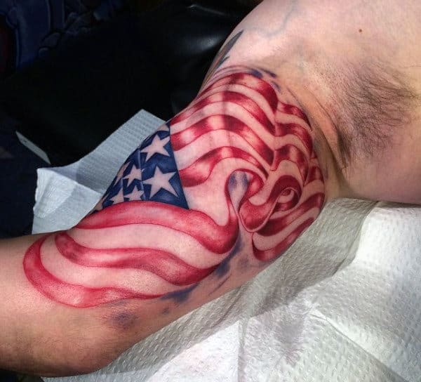 The Silver Key on Twitter American flag tattoo done by Megan Reinhart To  see a video of this tattoo click here httpstcoQo57MxXm4U  americanflagtattoo flagtattoo meganreinharttattoo swipeleftforvideo  quadcitiesiowa davenportiowa 
