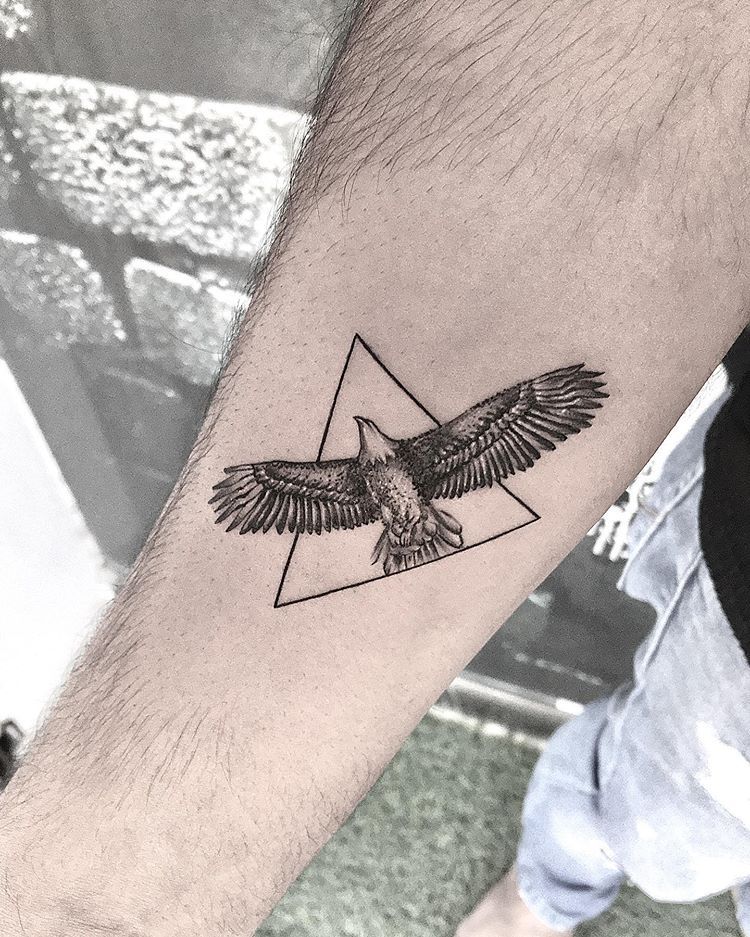 a beautiful tattoo design of minimalist flying  Stable Diffusion  OpenArt